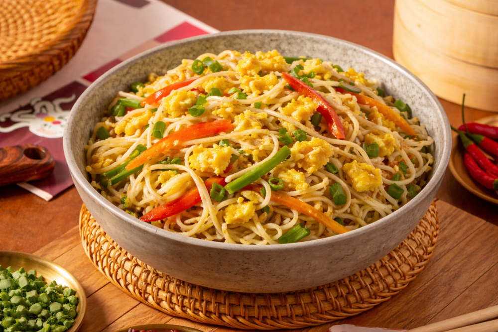 Egg Hakka Noodles (Full)